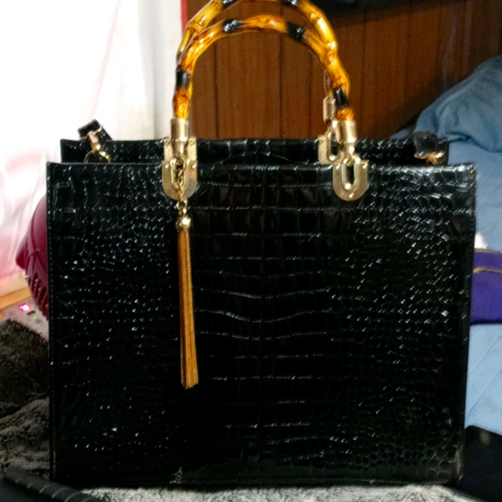 Purse don't know what kind...